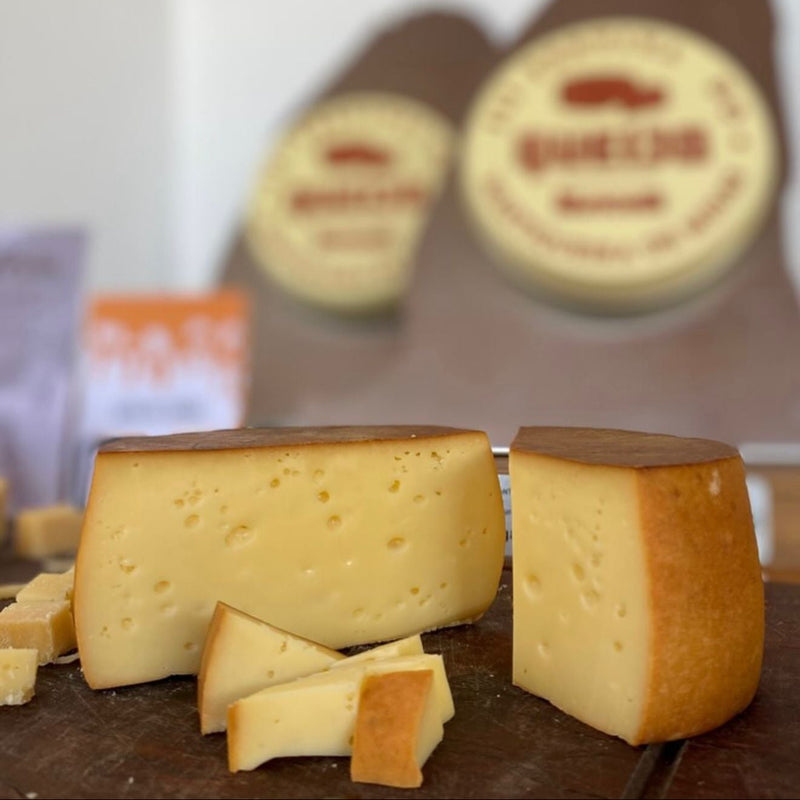 Queijo Mantiqueira de Minas Defumado 550g – Queijaria Capoeira Grande